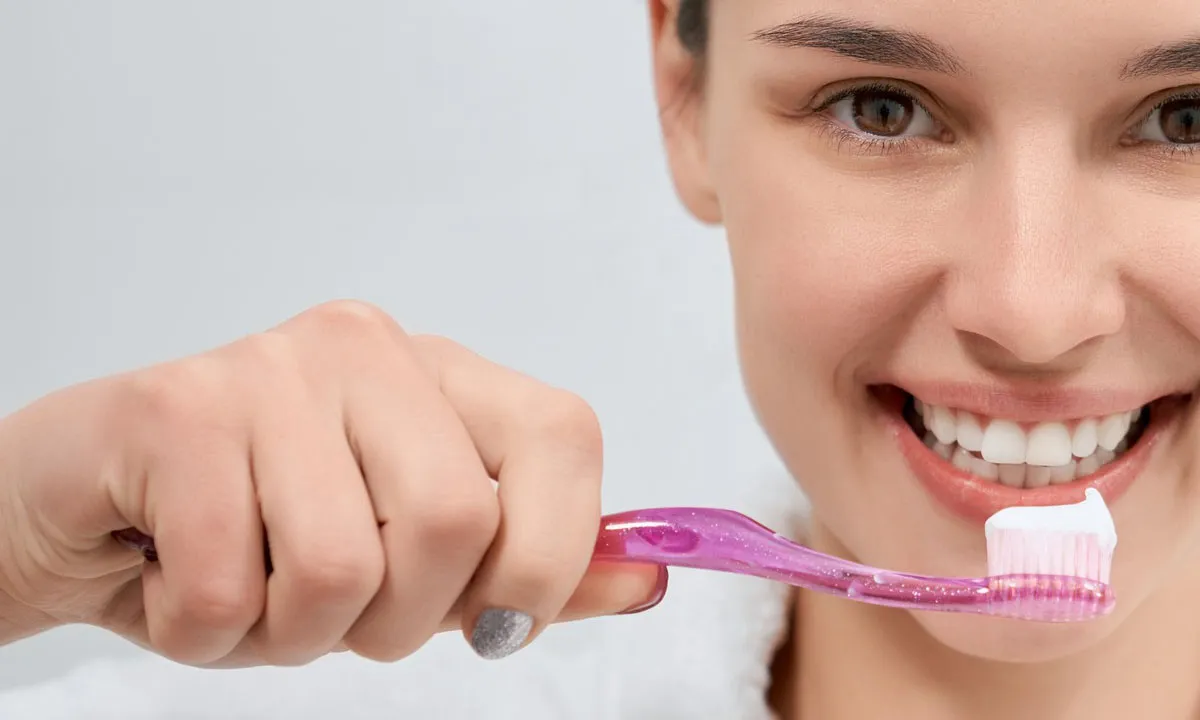 30659 applying whitening strips